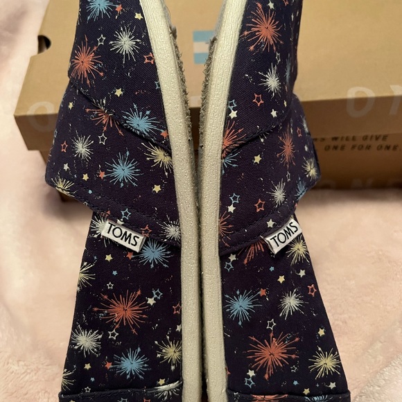 Toms - Picture 4 of 7